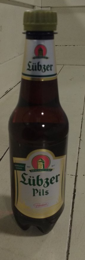Flasche Lübzer Pils